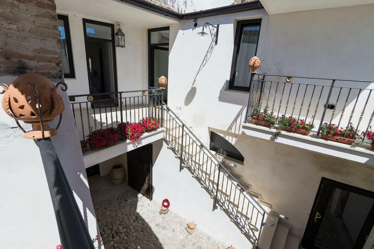 Residenza La Nivera Miglionico Buitenkant foto